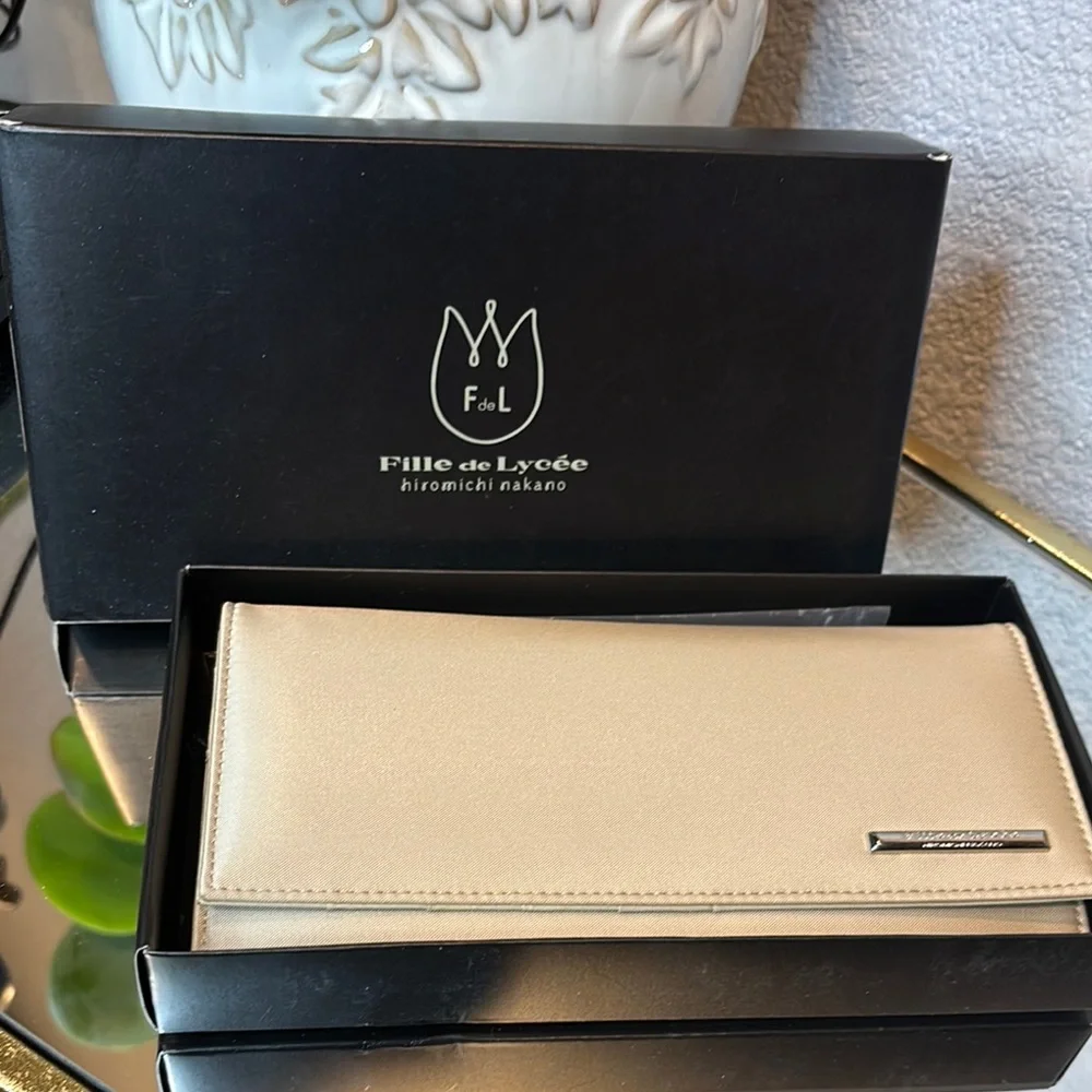 Cream‎ Leather Key & Card Holder Accessory